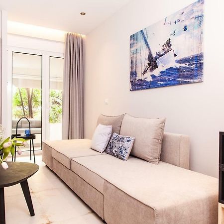 Sweet Suite Flora In Vouliagmeni Athens Exterior photo